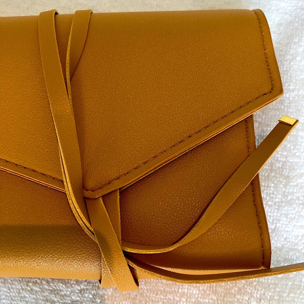 New in box vegan leather travel tech organizer